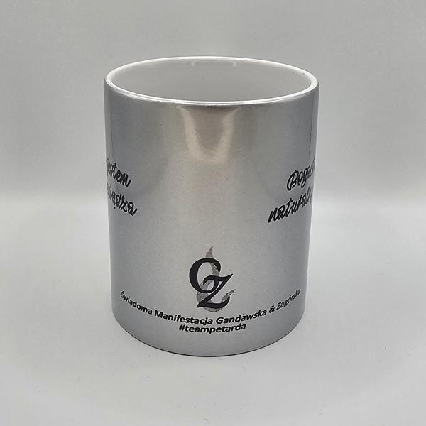 Kubek w kolorze srebrnym z efektem ALU z afirmacjami po obydwu stronach. - obrazek 3