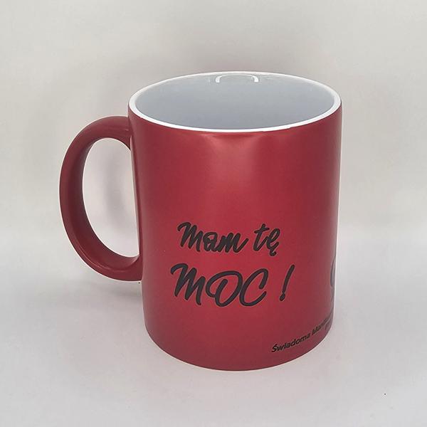 Kubek magiczny czerwony z afirmacjami po obydwu stronach